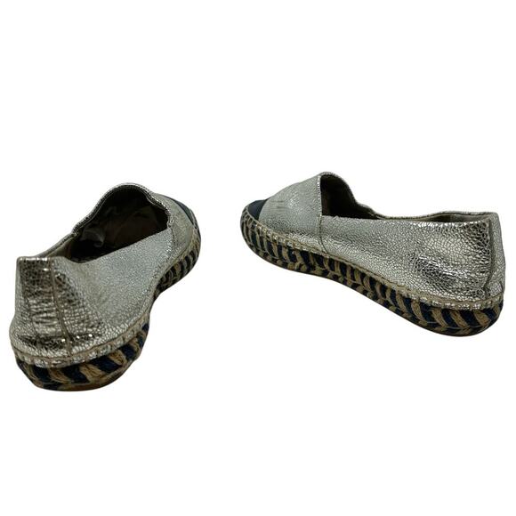 Tory Burch Silver Metallic Monogram Logo Leather Cap Toe Espadrilles Size 8.5 - Picture 9 of 14
